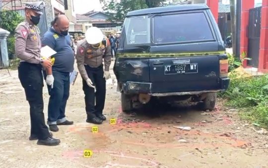 Polresta Samarinda olah TKP kasus kecelakaan yang menewaskan David di Jalan Dewi Sartika Samarinda, Kamis 10 November 2022.