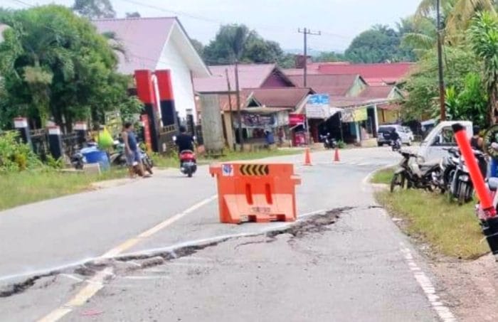 longsor tanah batuah