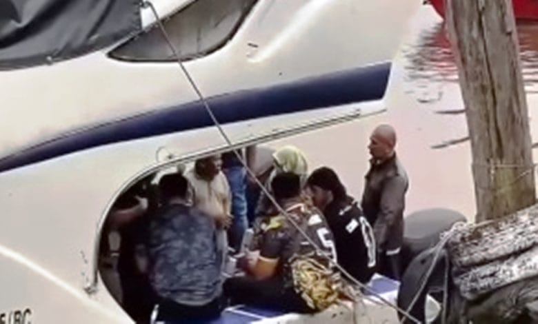 pria meninggal di kapal