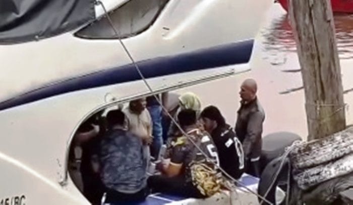 pria meninggal di kapal