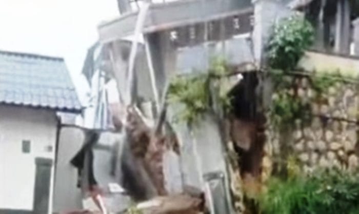 rumah ambruk samarinda