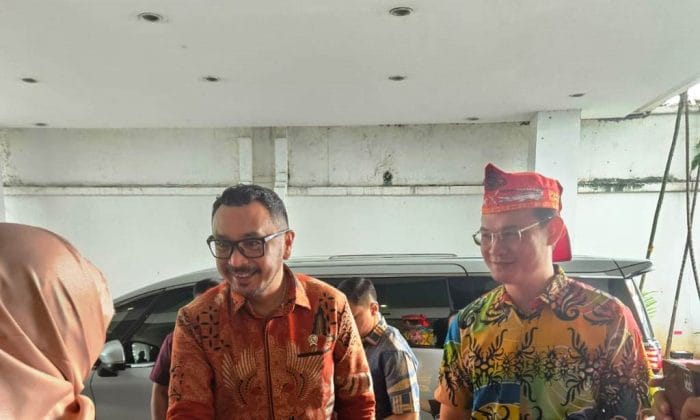 orang dari luar daerah