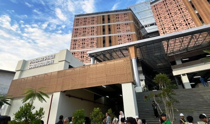 tempias hujan Pasar Pagi Samarinda