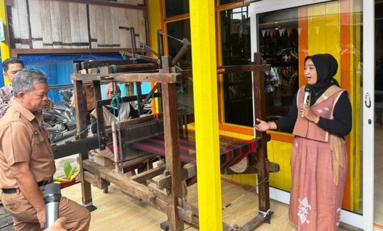 kampung tenun Samarinda