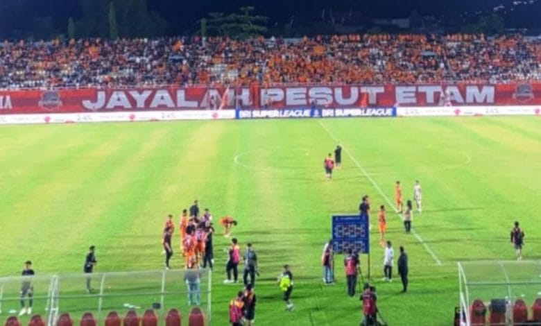 lampu stadion