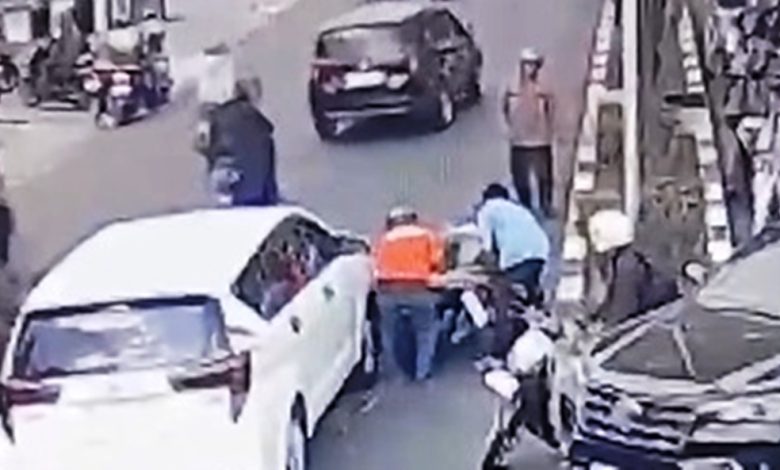 polisi dipukul Samarinda